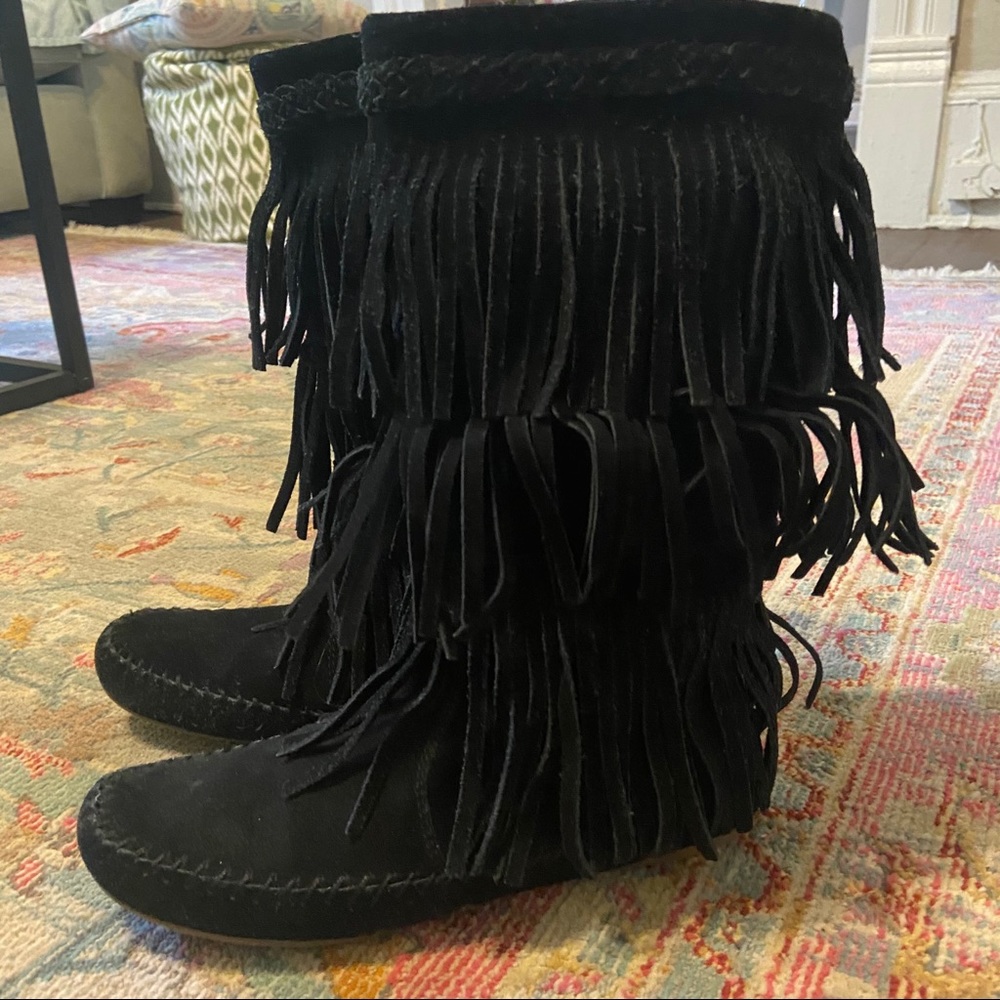 Minnetonka tassel moccasins